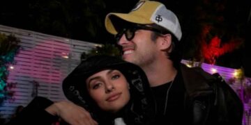 Diego Boneta y Renata Notni celebran su amor entre música y viajes