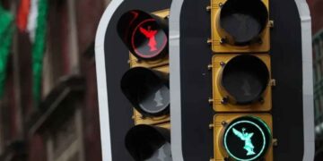 Diputado propone semáforos auditivos en todos los cruces de CDMX para personas con discapacidad visual