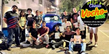 Estudiantes de Ciudad Victoria rifan su 'vocho' para competir en mundial de robótica en Brasil