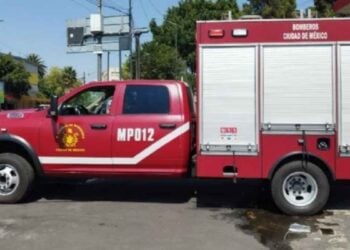 Explosión por acumulación de gas sacude unidad habitacional en Iztacalco