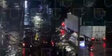 Fuertes lluvias causan caos vial e inundaciones en CDMX y Edomex