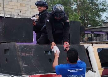 Guardia Estatal entrega alimento a damnificados por inundaciones en Reynosa