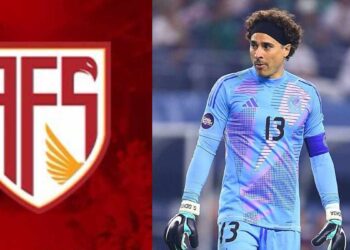 Guillermo Ochoa fue humillado en partido contra Benfica