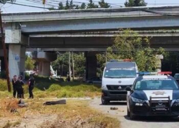 Hallan cuerpo humano flotando en el Río Lerma, Edomex; investigan autoridades