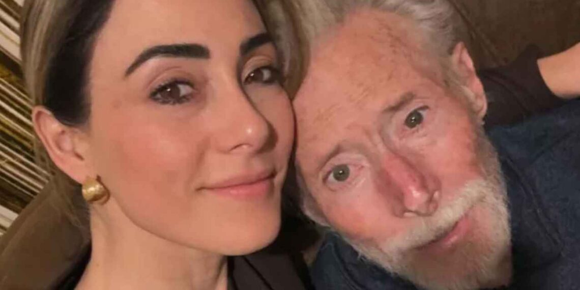 Hija Arsenio despide mensaje