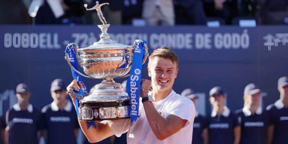Consigue su primer trofeo en un torneo ATP 500: Holger Rune