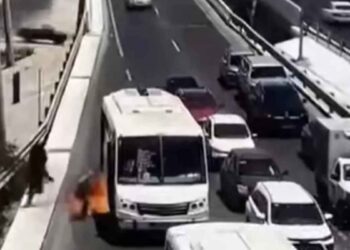 Incendian camión con pasajeros en Cabo San Lucas; es el segundo caso en el mismo día