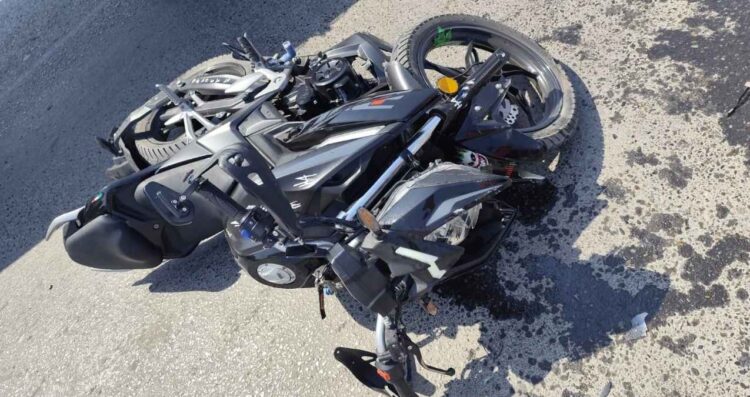 joven caída motocicleta Victoria