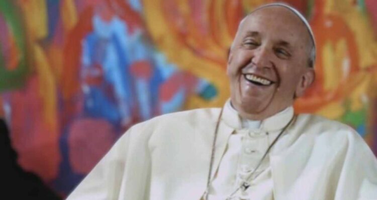 ¿Por qué Julio César Chávez hizo reír así al Papa Francisco?