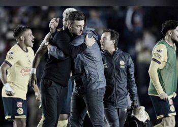 Tras goleada a Porto, aficionados estallan contra Martín Anselmi