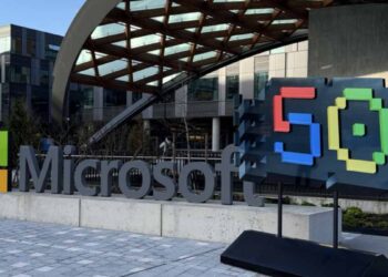 Bill Gates celebra 50 años de la fundación de Microsoft