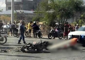 Motociclista embestido camioneta Escobedo