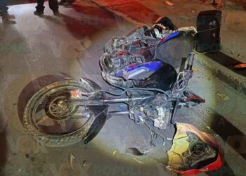 Motociclista resulta lesionado tras ignorar alto en la zona centro de Ciudad Victoria