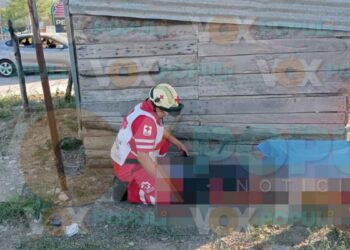 Motociclistas chocan contra luminaria y dejan a su amigo herido en Ciudad Victoria
