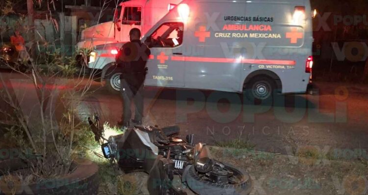 Muere motociclista al chocar contra un árbol en Ciudad Victoria