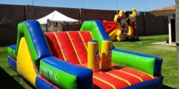 Muere niño de 10 años tras caer de un brincolín en fiesta infantil en Aguascalientes