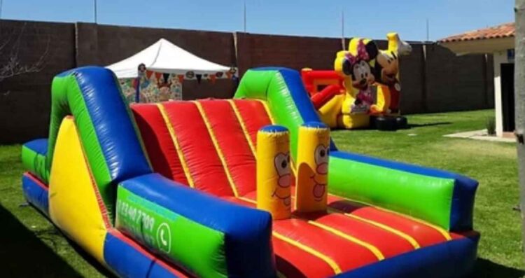 Muere niño de 10 años tras caer de un brincolín en fiesta infantil en Aguascalientes