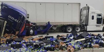 Muere trailero en trágico choque por alcance en autopista de Nuevo Laredo, Tamaulipas