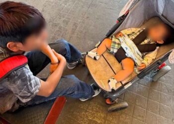 Niño de 12 años y su hermanito son hallados solos en CETRAM Pantitlán