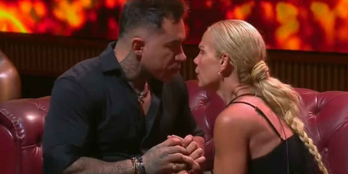 Niurka recibe anillo