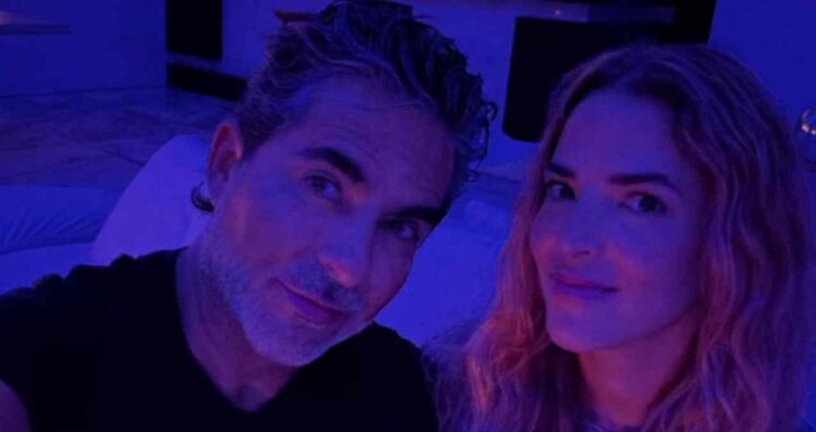 Raúl Araiza celebró medio año de romance con su novia en una cena especial