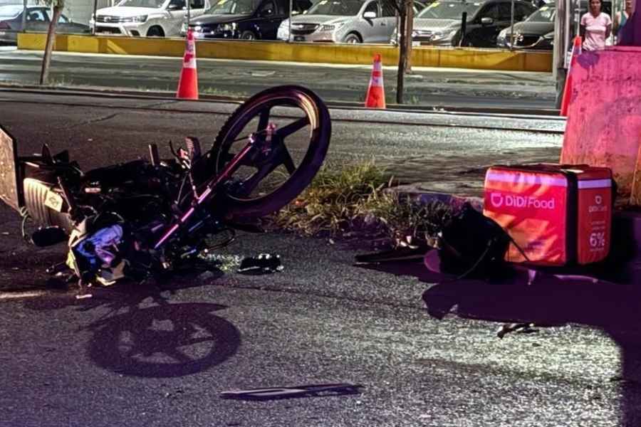 Repartidor fallece en Monterrey al ser chocado por un vehículo