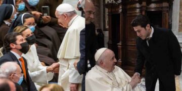 Samuel García lamenta la muerte del Papa Francisco en redes sociales