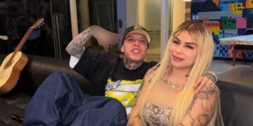 Santa Fe Klan y la influencer Mona reavivan rumores con emotivo reencuentro en redes sociales