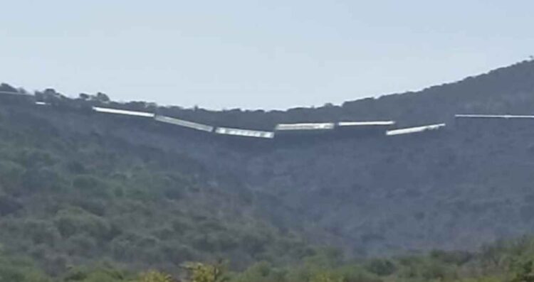 Se descarrila tren con vehículos en los límites de Hidalgo y Querétaro