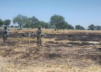 Se desploma avioneta militar cerca de la carretera Ameca-Guadalajara; reportan dos tripulantes muertos