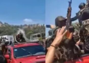 Sicarios del CJNG conviven con pobladores en Sábado de Gloria en Michoacán