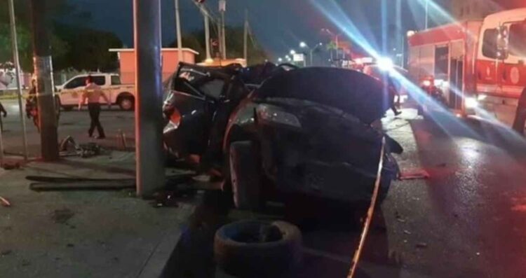 Sin identificar a mujer que murió en choque de Nuevo Laredo, Tamaulipas; buscan al conductor