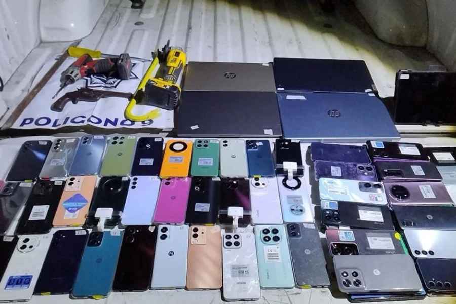 Sujetos son arrestados por robar dispositivos electrónicos de una tienda departamental en Guadalajara