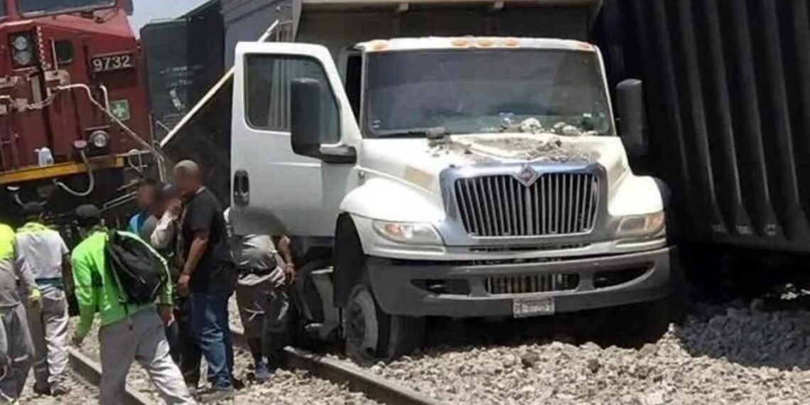 Tren camión Salinas Victoria