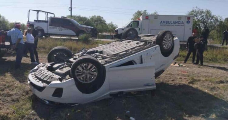 Volcadura en carretera a Matamoros, Tamaulipas deja varios lesionados