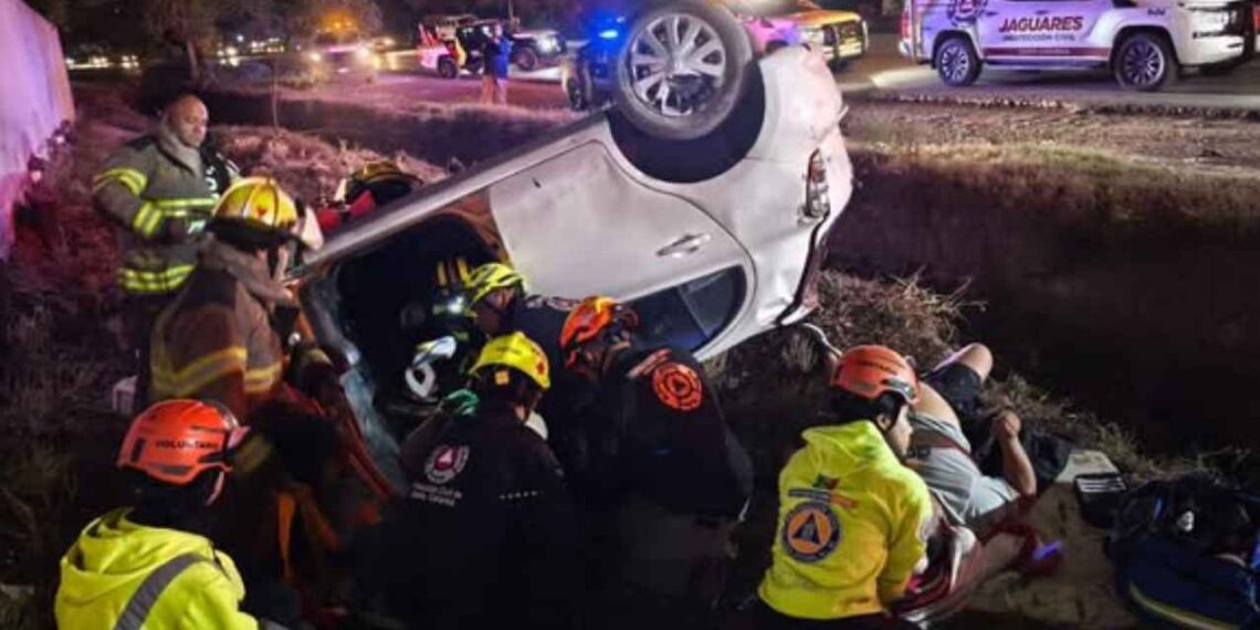 Vuelca auto Saltillo