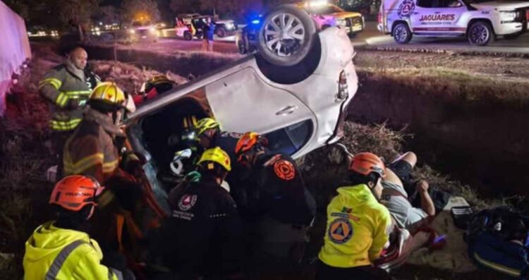 Vuelca auto Saltillo