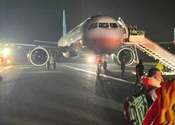Vuelo de Frontier Airlines aterriza de emergencia en Puerto Rico tras falla en tren de aterrizaje