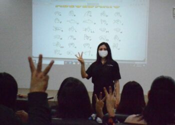 curso de lengua de señas en Nuevo Laredo