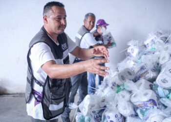 entrega de apoyos de DIF a Reynosa