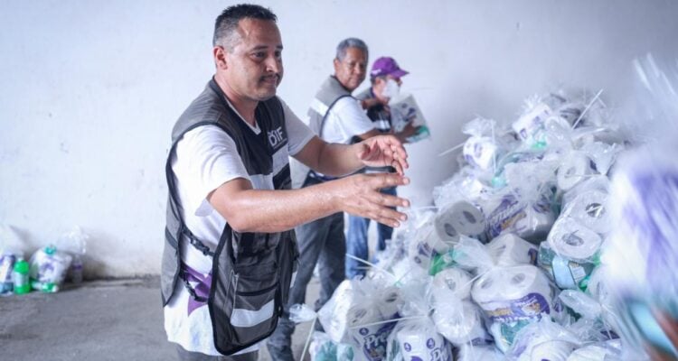entrega de apoyos de DIF a Reynosa