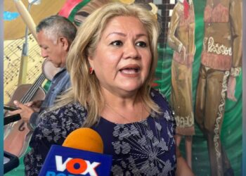 entrega de cisternas en escuelas de Victoria