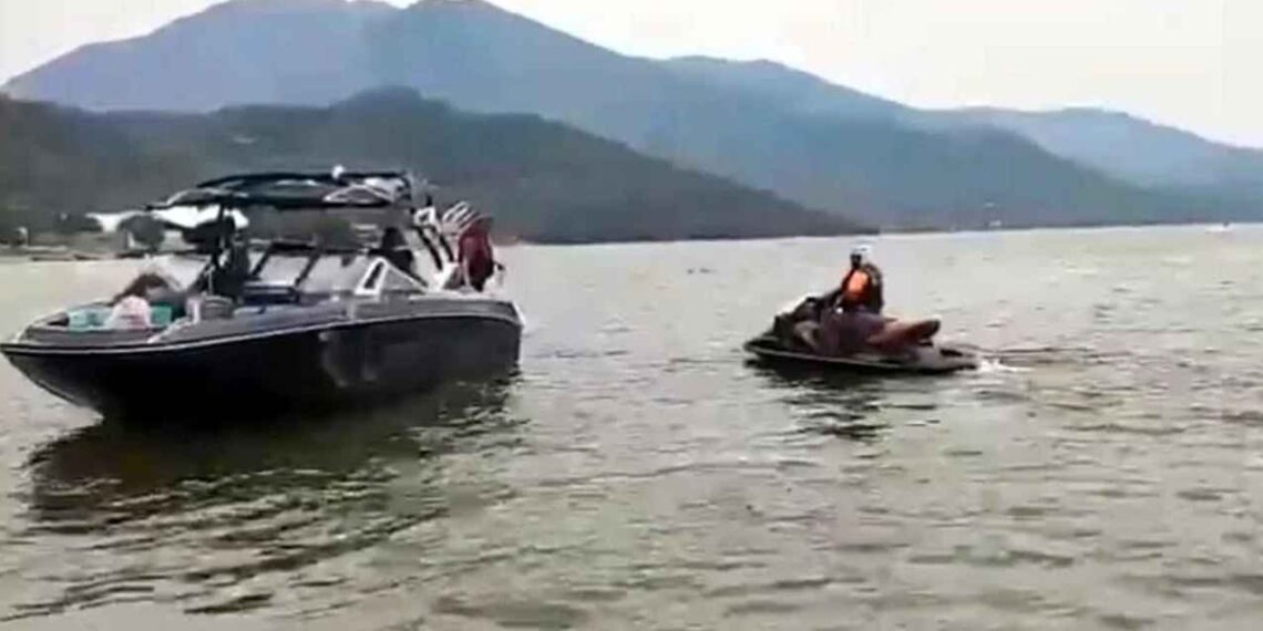 _hunde lancha Presa Santiago