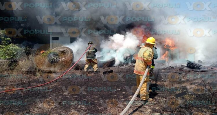 incendio junto a vulcanizadora en Madero