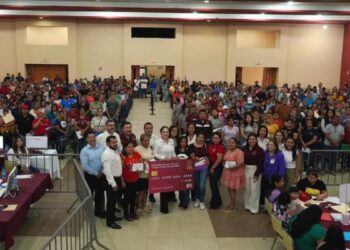 programa de becas municipales Nuevo Laredo