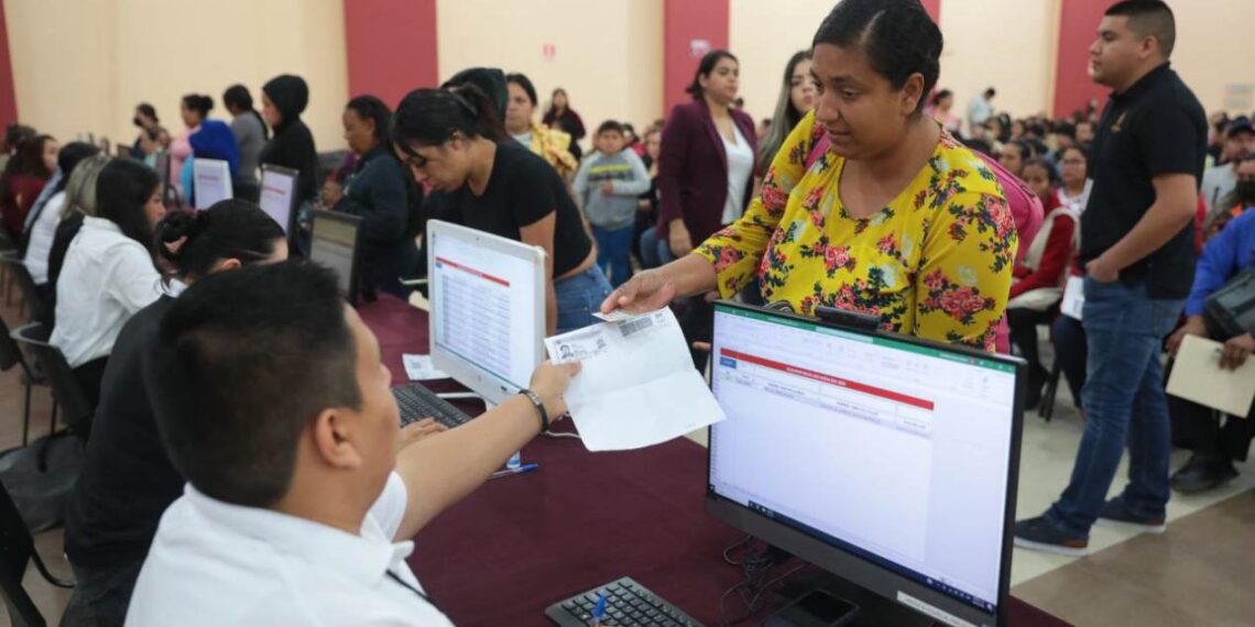 tarjetas de becas escolares Nuevo Laredo