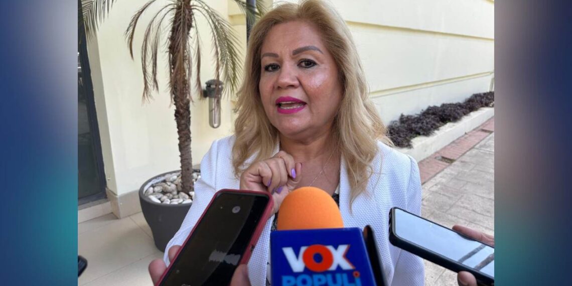 tinacos con apoyo de Victoria