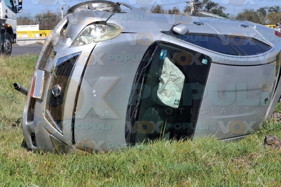 volcadura de auto en Altamira