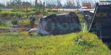 volcadura de auto en Altamira