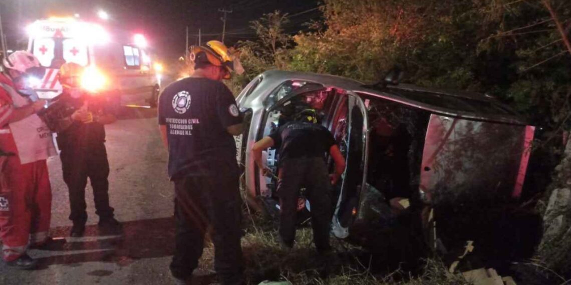 volcadura vehículo en Allende